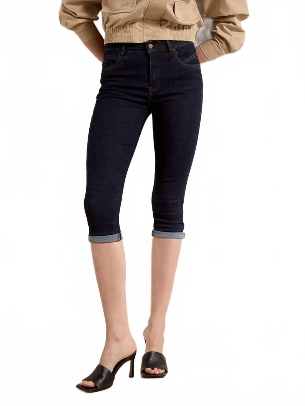 NEW APRICOT sara capri jean in navy denim